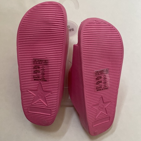 NWT Capellini New York Slip-on Girl’s Pink Glitter Sandals - Size 12/13 - Picture 3 of 4